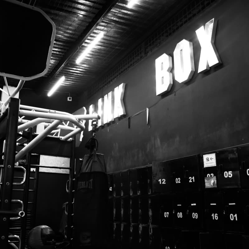 Zona LINK BOX de entrenamiento funcional, con lockers numerados